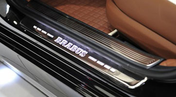 BRABUS W222エントランスパネル